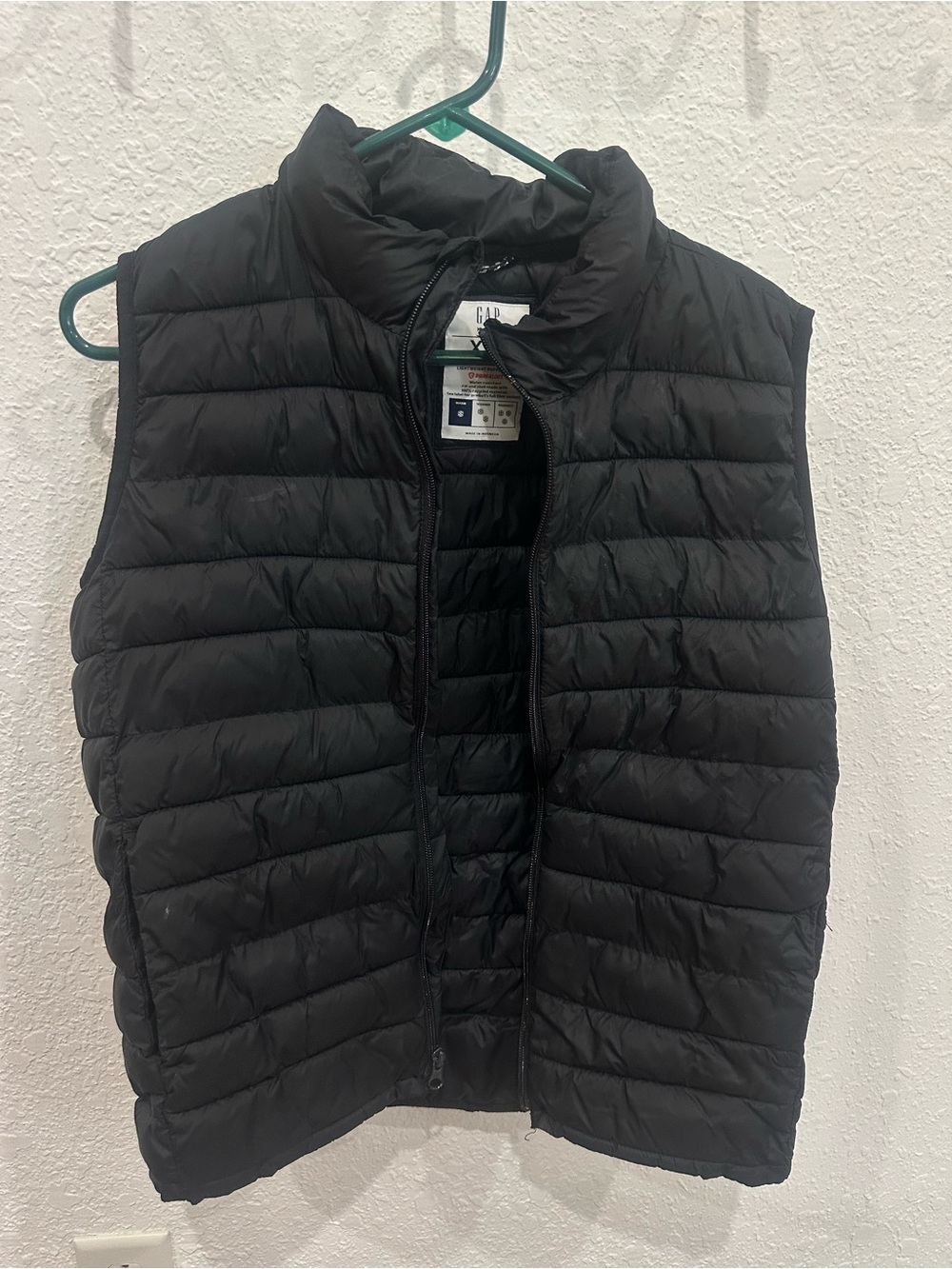 GAP Men's Black Quilted Puffer Vest - Stand Collar